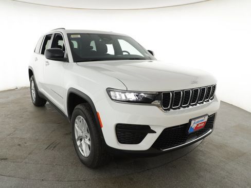New 2026 Jeep Grand Cherokee Laredo X image 3