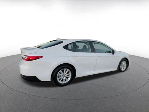Used 2025 Toyota Camry LE image 15
