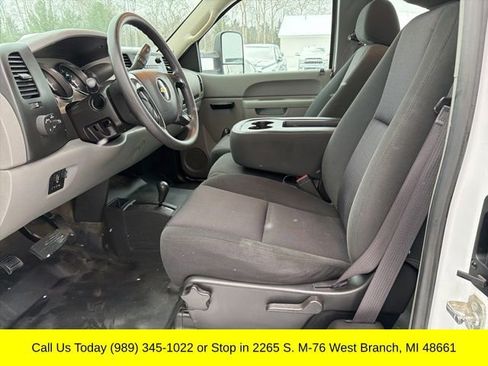 Used 2013 Chevrolet Silverado 2500 W/T image 2