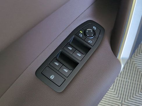 Used 2026 BMW iX xDrive45 image 10