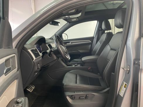 Used 2022 Volkswagen Atlas Cross Sport SEL R-Line image 22