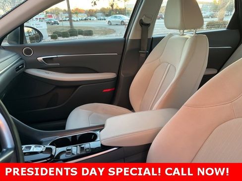 Used 2023 Hyundai Sonata SEL w/ Cargo Package image 9