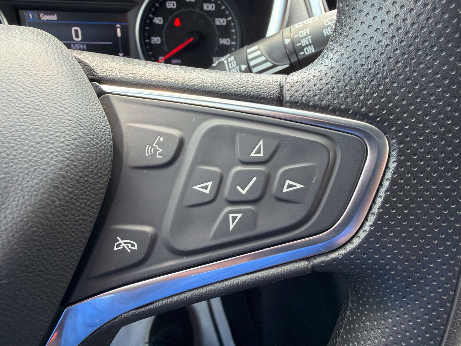 Used 2024 Chevrolet Equinox LS w/ LS Convenience Package FWD image 17