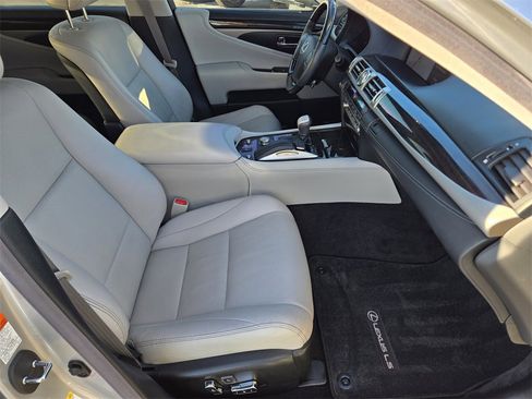 Used 2017 Lexus LS 460 image 16