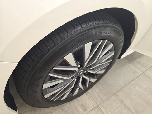 Used 2024 Nissan Altima 2.5 SV FWD image 35