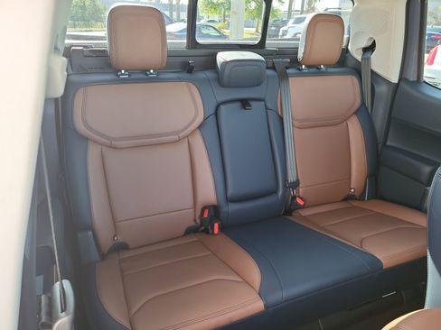 Used 2024 Ford Maverick Lariat w/ 4K Tow Package image 18