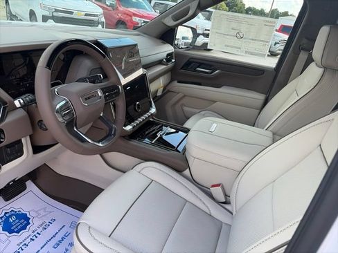 New 2026 GMC Yukon Denali w/ Denali Reserve Package AWD/4WD image 16