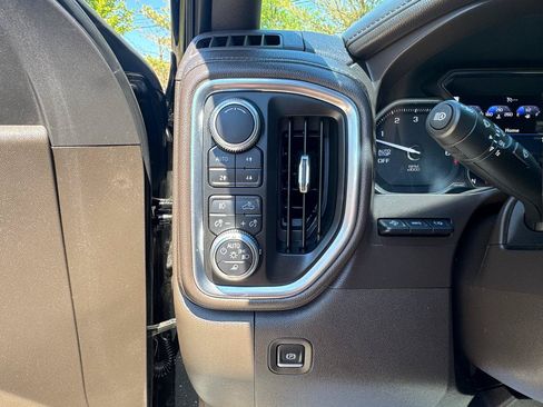 Used 2019 GMC Sierra 1500 Denali w/ Technology Package AWD/4WD image 17