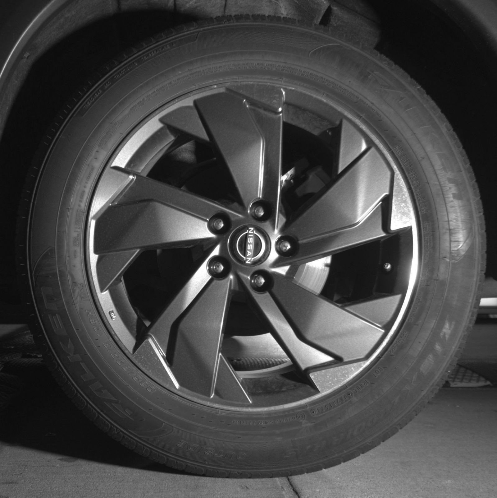 Used 2025 Nissan Rogue SV FWD image 16