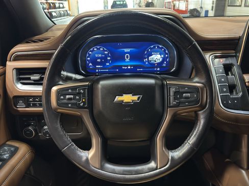 Used 2022 Chevrolet Suburban High Country AWD/4WD image 25