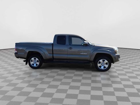 Used 2011 Toyota Tacoma PreRunner w/ TRD Sport Pkg RWD image 9