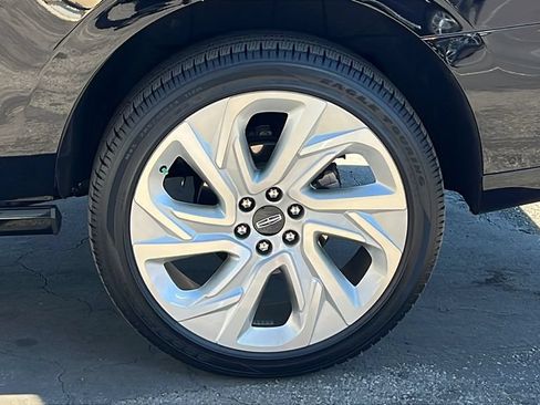 New 2025 Lincoln Navigator Reserve AWD/4WD image 3