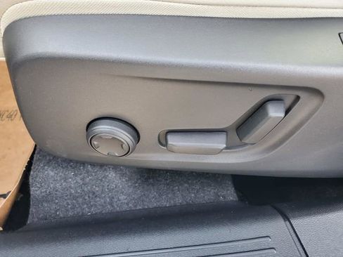 New 2026 Volvo XC40 B5 Ultra w/ Protection Package Premier image 14