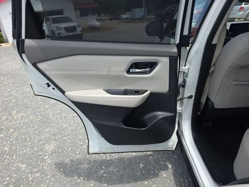 Used 2021 Nissan Rogue SV w/ Premium Package FWD image 42