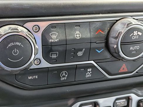 Used 2020 Jeep Gladiator Overland AWD/4WD image 21