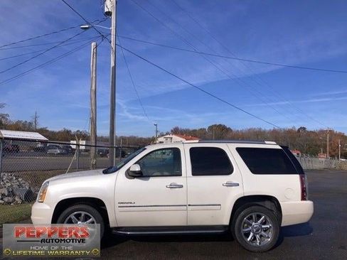 Used 2014 GMC Yukon Denali image 2