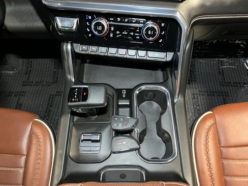 Used 2024 GMC Sierra 1500 Denali Ultimate image 10