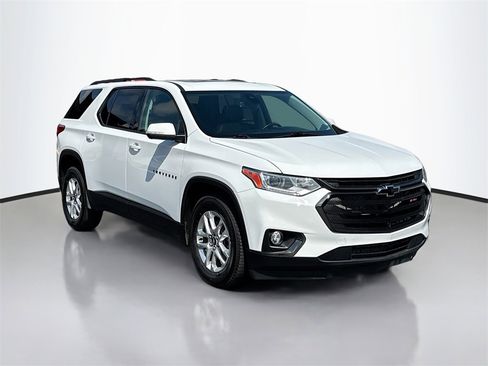 Used 2021 Chevrolet Traverse RS image 3