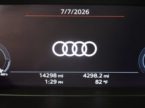 Used 2024 Audi Q4 e-tron Premium Plus AWD/4WD image 40