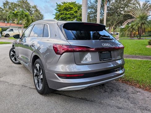 Used 2021 Audi e-tron Premium w/ Towing Package image 78
