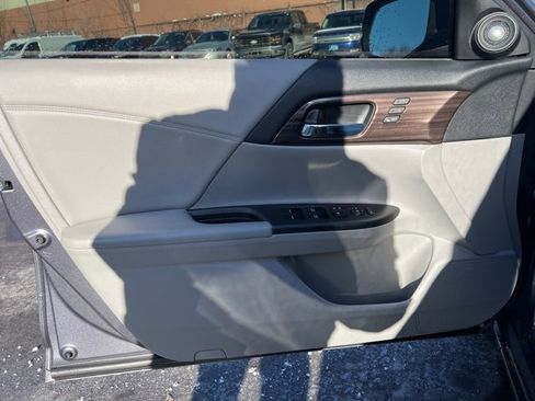 Used 2016 Honda Accord EX-L image 17