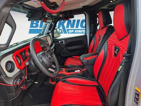 Used 2024 Jeep Gladiator Sport image 9