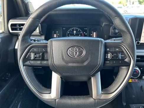 Certified 2025 Toyota Tacoma SR5 AWD/4WD image 17