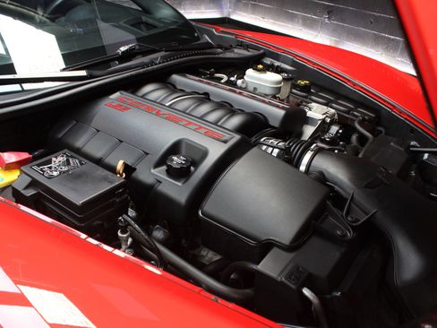 Used 2013 Chevrolet Corvette Grand Sport w/ 2LT Preferred Equipment Group image 33