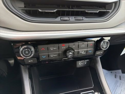 New 2026 Jeep Compass Limited image 14