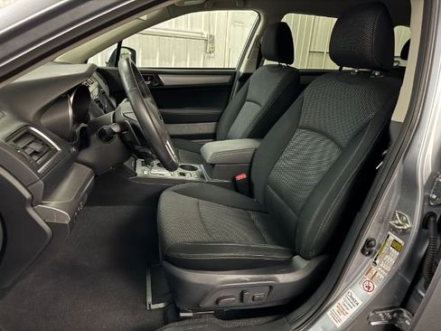Used 2017 Subaru Outback 2.5i Premium image 4