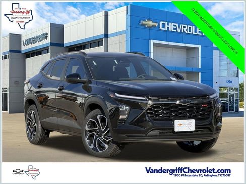 New 2026 Chevrolet Trax RS w/ Sunroof Package FWD image 1