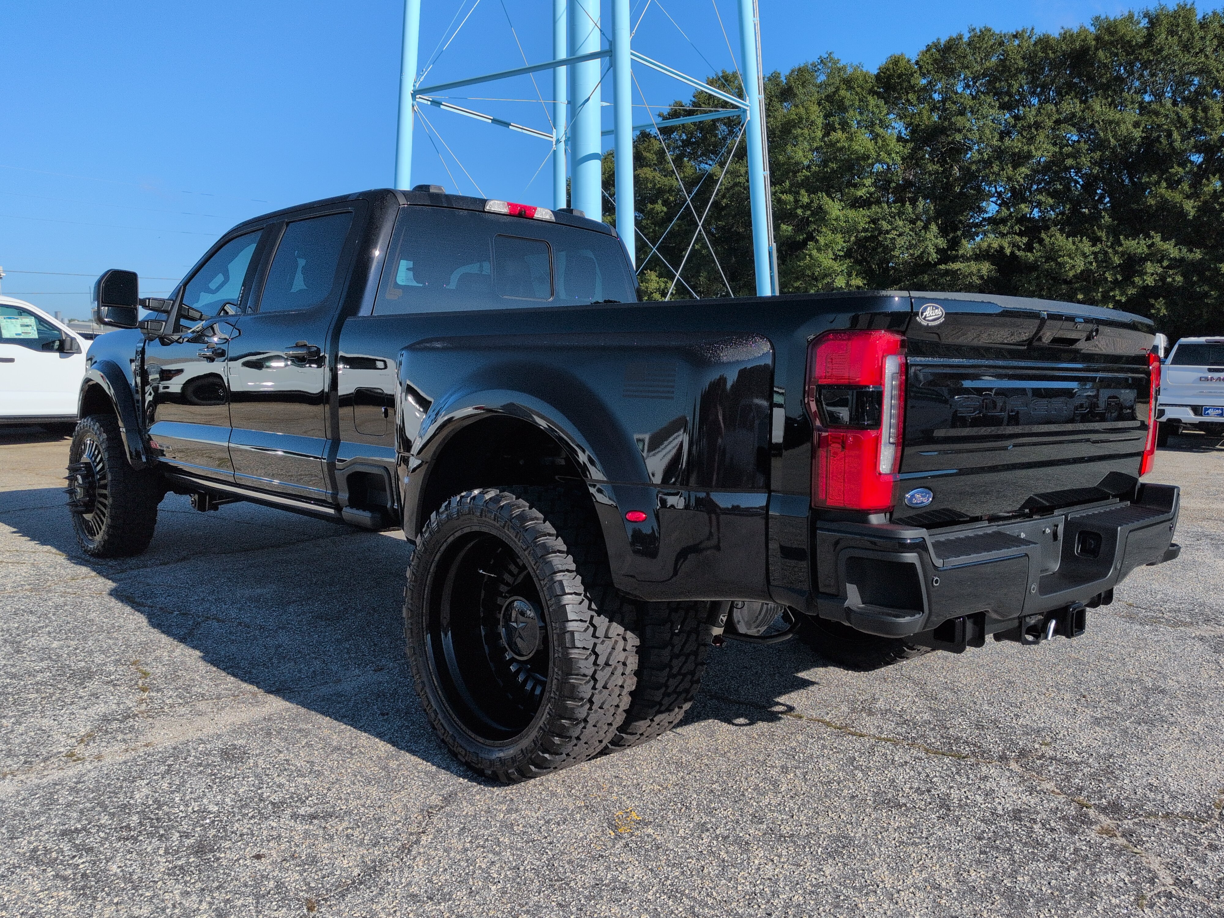 Used 2026 Ford F450 Platinum w/ FX4 Off-Road Package AWD/4WD image 5
