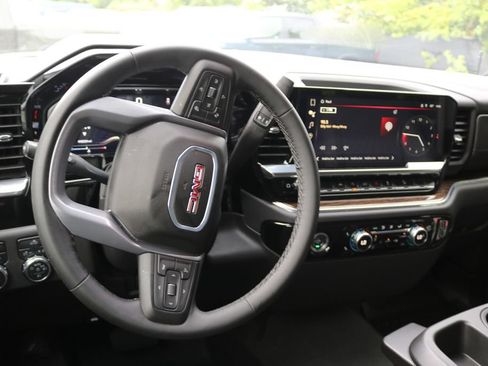 Used 2024 GMC Sierra 1500 Elevation w/ X31 Off-Road Package AWD/4WD image 15