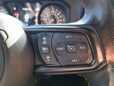 Used 2024 Jeep Gladiator Mojave w/ Technology Group image 19