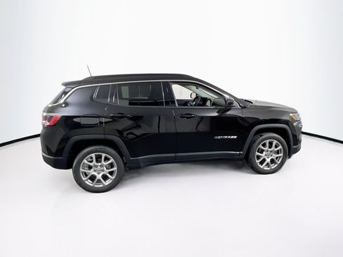 Used 2022 Jeep Compass Latitude AWD/4WD image 4