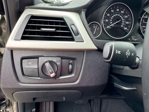 Used 2017 BMW 320i Sedan image 30