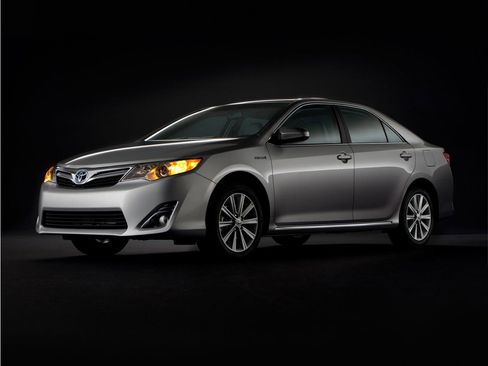 Used 2013 Toyota Camry XLE w/ Leather Pkg FWD image 1