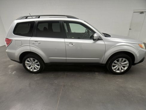 Used 2011 Subaru Forester 2.5X Limited w/ Popular Equipment Group 4B image 9