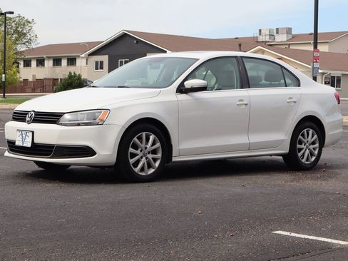 Used 2013 Volkswagen Jetta SE FWD image 11