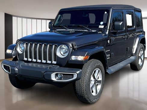Used 2020 Jeep Wrangler Unlimited Sahara image 3