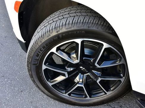 Used 2021 Chevrolet Suburban RST w/ Luxury Package image 39