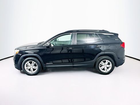 Used 2021 GMC Terrain SLE w/ Driver Convenience Package image 4