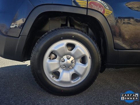 Used 2016 Jeep Cherokee Sport w/ Safety Group image 11