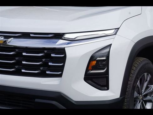 New 2026 Chevrolet Equinox LT image 18