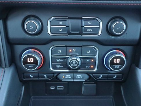 Used 2022 Chevrolet Tahoe RST AWD/4WD image 10