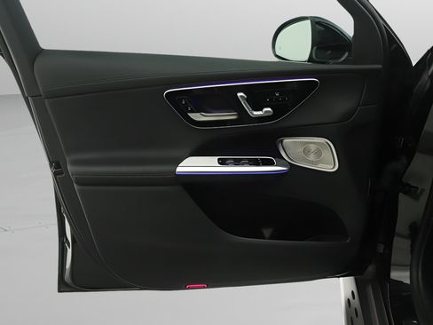 Certified 2025 Mercedes-Benz GLC 300 4MATIC image 17