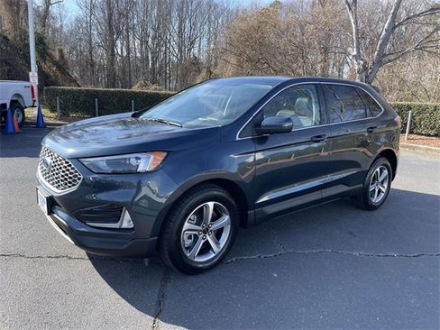 Used 2023 Ford Edge SEL w/ Convenience Package image 3