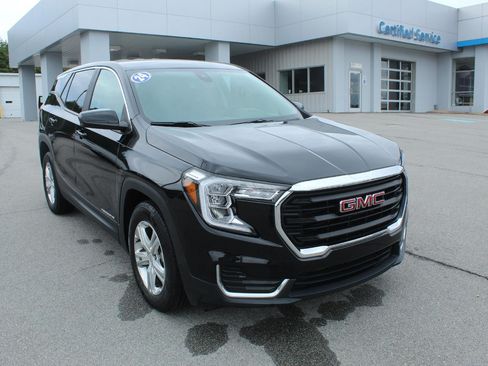 Used 2024 GMC Terrain SLE FWD image 1