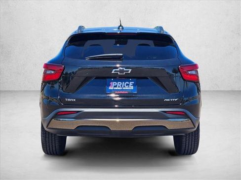 Used 2024 Chevrolet Trax ACTIV w/ Sunroof Package FWD image 7