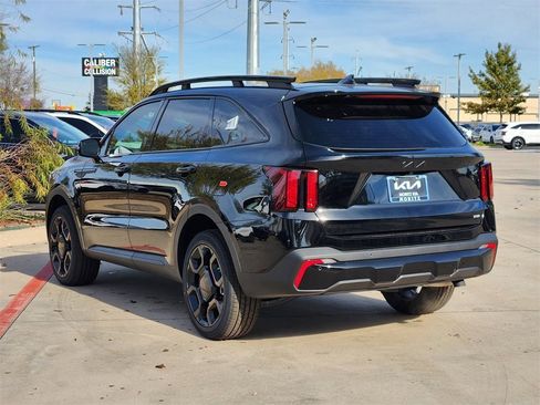 New 2026 Kia Sorento X-Line EX image 3